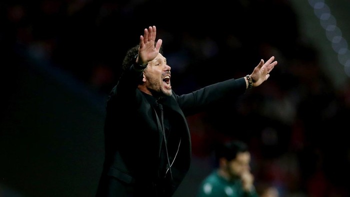 MADRID, SPAIN - APRIL 10: Diego Simeone, Head Coach of Atletico Madrid, reacts during the UEFA Champions League quarter-final first leg match between Atletico Madrid and Borussia Dortmund at Civitas Metropolitano Stadium on April 10, 2024 in Madrid, Spain. (Photo by Florencia Tan Jun - UEFA/UEFA via Getty Images)