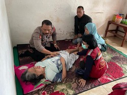 Dokpol Polres Pasuruan Kota Cek Kesehatan Warga Usai Terdampak Banjir