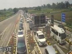 Kondisi Terkini Kepadatan di Tol Jomo, Antrean di Exit Bandar 400 Meter
