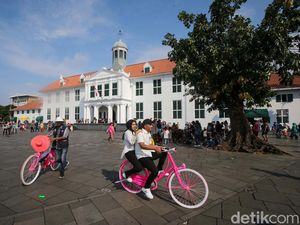 Hari Kedua Lebaran, Kota Tua Jakarta Diserbu Pengunjung