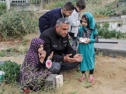 Makam Keluarga Jadi Tempat Pilihan Warga Gaza Melewati Idul Fitri