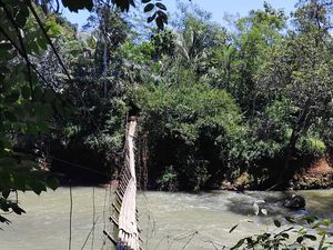 15 Peziarah Luka Ringan Akibat Jembatan di Lebak Putus