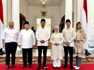 Kaesang Foto Bareng Jokowi-Prabowo: Bersama Presiden dan Presiden Terpilih