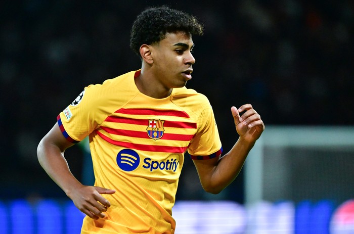PARIS, FRANCE - APRIL 10Lamine Yamal of Barcelona in action during the UEFA Champions League quarter-final first leg match between Paris Saint-Germain and FC Barcelona at Parc des Princes on April 10, 2024 in Paris, France.(Photo by Christian Liewig - Corbis/Corbis via Getty Images)