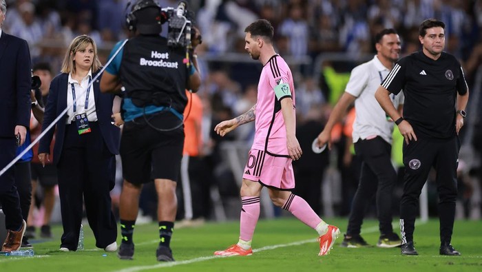 MONTERREY, MEXICO - APRIL 10: Lionel Messi #10 of Inter Miami walks off the field after a loss to the Monterrey during the CONCACAF Champions Cup 2024 Round of Sixteen second leg at BBVA Stadium on April 10, 2024 in Monterrey, Mexico. (Photo by Hector Vivas/Getty Images)
