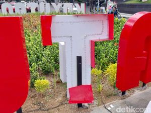 Viral Remaja di Malang Rusak Logo Kayutangan Pakai Petasan Usai Salat Id Viral Remaja di Malang Rusak Logo Kayutangan Pakai Petasan Usai Salat Id