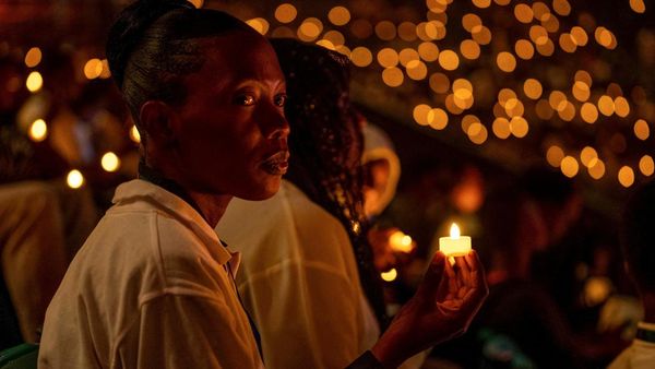Nyala Lilin Peringati 30 Tahun Genosida di Rwanda