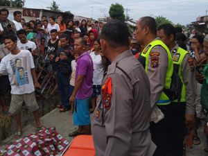 Pengemudi Becak Motor Tewas Ditabrak KA di Medan, Terseret hingga Masuk Parit Pengemudi Becak Motor Tewas Ditabrak KA di Medan, Terseret hingga Masuk Parit