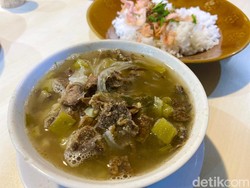 Soto Garuda: Lamak Bana! Soto Daging Campur Paru yang Gurih Berempah