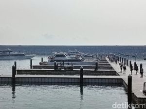 Libur H+1 Lebaran, Ribuan Wisatawan Nyeberang ke Nusa Penida Libur H+1 Lebaran, Ribuan Wisatawan Nyeberang ke Nusa Penida