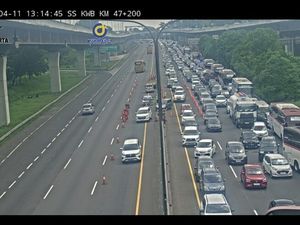 Tol Japek Masih Macet Siang Ini, Contraflow Diterapkan dari Km 47