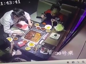 5 Kecelakaan Tragis Dialami Orang Saat Makan di Restoran