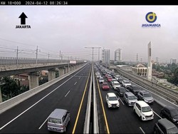 Ada Kendaraan Gangguan, Lalin Tol MBZ Padat Pagi Ini