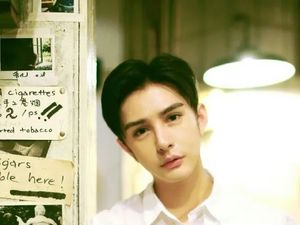 Potret Pria Dulu Viral Disebut Mirip Siluman Ular Putih, Kini Bak Beda Orang