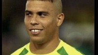 Gianluca Scamacca, yang dua kali menjebol gawang Liverpool saat Atalanta menang 3-0 di Anfield, diibaratkan seperti Ronaldo Luis Nazario pada masa jayanya! Foto: dok. Internet/X (Twitter)