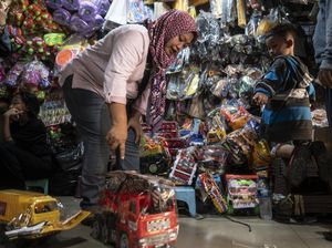 Pedagang Mainan di Pasar Gembrong Makin Cuan Saat Lebaran