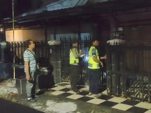 Polisi Patroli Rumah Warga Bojonegoro yang Ditinggal Mudik