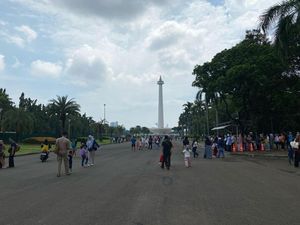 Jumlah Pengunjung Monas di H+3 Lebaran Jumlah Pengunjung Monas di H+3 Lebaran