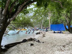 550 Wisatawan Kunjungi Pantai Hunimua Liang pada Hari Ketiga Libur Lebaran