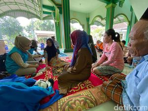 Warga 8 RT Terdampak Banjir Mojoroto Kediri Dicek Kesehatan Warga 8 RT Terdampak Banjir Mojoroto Kediri Dicek Kesehatan
