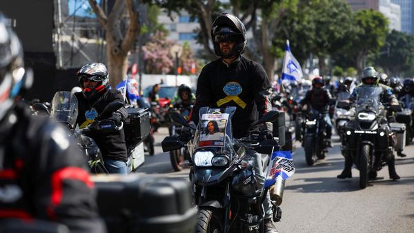 Aksi Motoran Dukung Pembebasan Sandera Israel