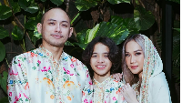 7 Gaya BCL Rayakan Lebaran Pertama dengan Tiko, Datangi Makam Ashraf