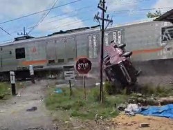 Sederet Fakta Ngeri Kecelakaan Carry Dihantam KA Argo Semeru