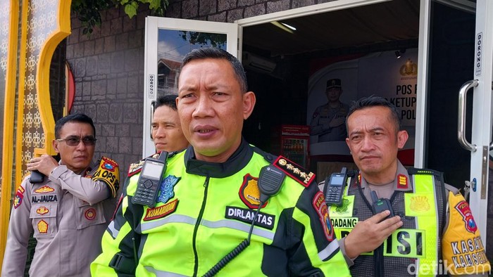 Dirlantas Polda Jatim Komisaris Besar Pol Komarudin Dirlantas Polda Jatim Komisaris Besar Pol Komarudin