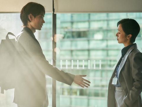 Drama Parasyte: The Grey (2024) Parasyte: The Grey Masaki Suda as Shinichi Izumi, Lee Jung-hyun as Choi Jun-kyung in Parasyte: The Grey Cr. Cho Wonjin/Netflix © 2024
