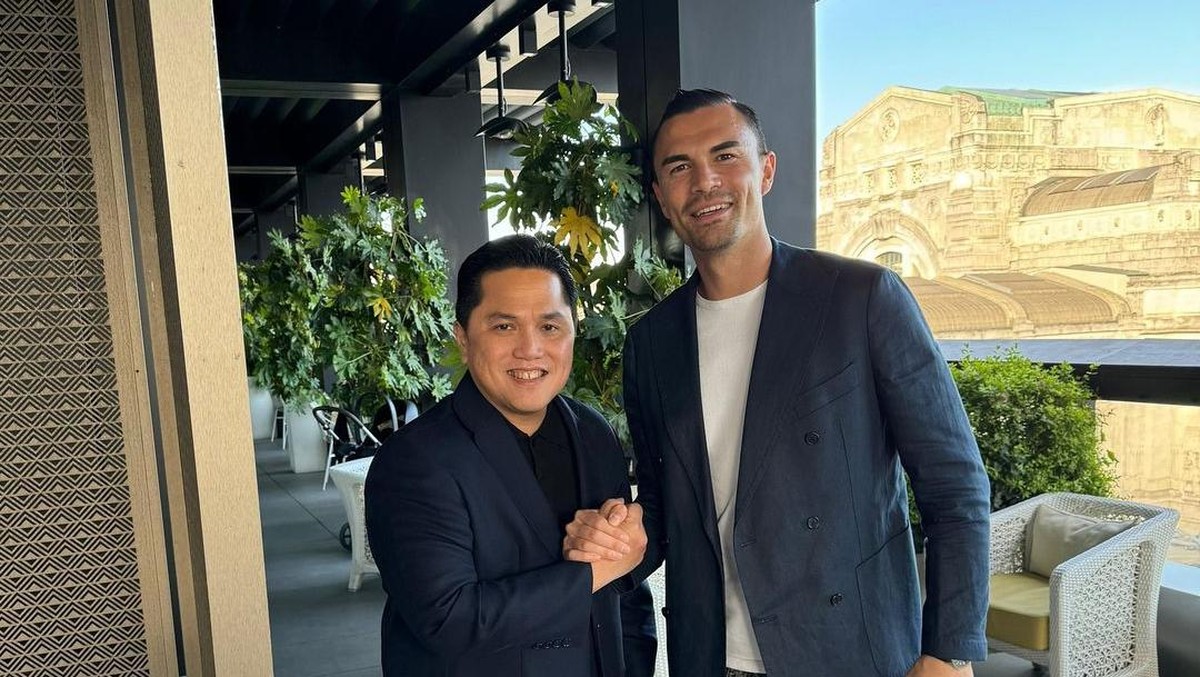 Emil Audero Mulyadi saat berfoto dengan ketua PSSI, Erick Thohir. (Foto: Instagram/erickthohir)