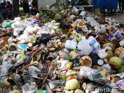 Sungguh Sayang! Gunungan Sampah Wisatawan Nodai Pantai Pangandaran
