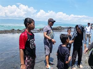 8 Nyawa Terselamatkan dari Kecelakaan Laut di Sukabumi 8 Nyawa Terselamatkan dari Kecelakaan Laut di Sukabumi