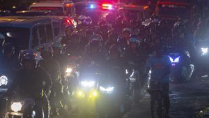 Jalur Pantura Cirebon Padat Kendaraan