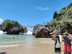 Jembatan di Pantai Siung Ambruk Bikin Wisatawan Jatuh, Ini Dugaan Penyebab