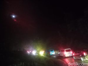 Arus Balik Mudik, Lalu Lintas di Parapat Macet Panjang Malam Ini Arus Balik Mudik, Lalu Lintas di Parapat Macet Panjang Malam Ini