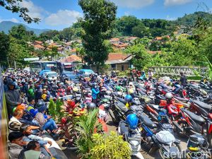 Ada Kepadatan, One Way Diberlakukan di Jalur Limbangan ke Bandung