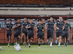 Pelatih Persebaya Cek Berat Badan Pemain Usai Libur Lebaran