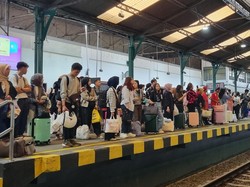Pengguna KA di Jogja Melonjak Saat Lebaran, Banyak Barang Penumpang Tertinggal