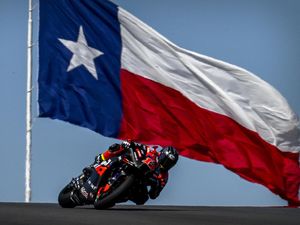 Maverick Vinales Rajai MotoGP AS 2024, Marc Marquez Crash Maverick Vinales Rajai MotoGP AS 2024, Marc Marquez Crash