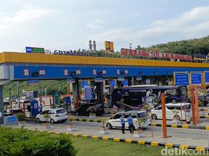 Macet di Km 440, One Way Lokal Tol Bawen ke Kalikangkung Diterapkan Lagi Macet di Km 440, One Way Lokal Tol Bawen ke Kalikangkung Diterapkan Lagi