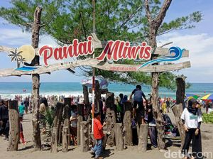 ABG Terseret Ombak Pantai Mliwis Kebumen Ditemukan Tewas ABG Terseret Ombak Pantai Mliwis Kebumen Ditemukan Tewas