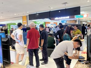 Serbu! Kaos Pria di Transmart Full Day Sale Mulai Rp 80 Ribuan Aja