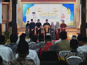 Bupati Kebumen Gelar Open House, Warga Senang Bisa Silaturahmi Bupati Kebumen Gelar Open House, Warga Senang Bisa Silaturahmi