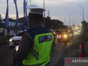Pemudik Bermotor Dikawal Polisi dari Pelabuhan Merak hingga Tangerang