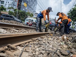 Mengapa Rel Kereta Api Dipenuhi Batu Kecil? Ini Alasannya