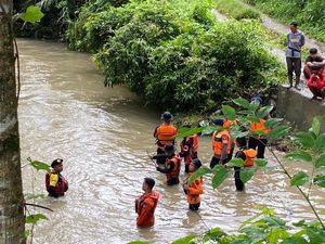Lansia di Bone Terseret Arus Saat Seberangi Sungai, Tim SAR Dikerahkan