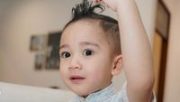 7 Gaya Lebaran Rayyanza, Rambut Berjambul Tak Kalah Ganteng Dari Rafathar
