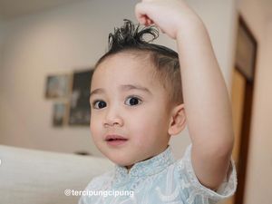 7 Gaya Lebaran Rayyanza, Rambut Berjambul Tak Kalah Ganteng Dari Rafathar 7 Gaya Lebaran Rayyanza, Rambut Berjambul Tak Kalah Ganteng Dari Rafathar