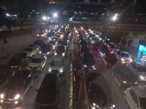 Situasi Malam Puncak Arus Balik di Pelabuhan Merak