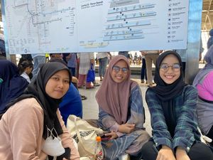 Stasiun Manggarai Tetap Ramai Libur Lebaran, Penumpang: Kalau Sepi Saya Heran Stasiun Manggarai Tetap Ramai Libur Lebaran, Penumpang: Kalau Sepi Saya Heran